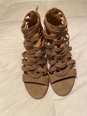 Qupid Taupe Strappy Gladiator Sandals